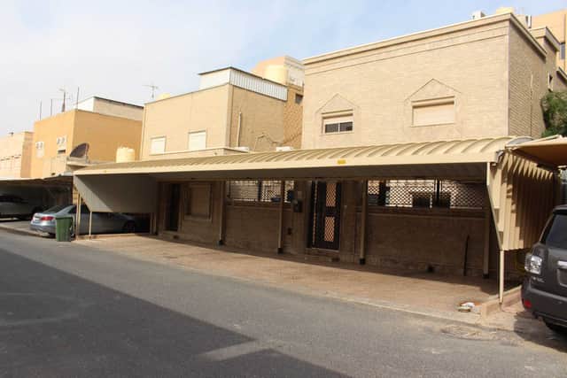 بيت شارع واحد للبيع في الفيحاء