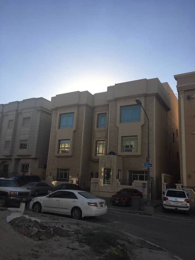 فيلا للبيع في منطقة عبدالله المبارك