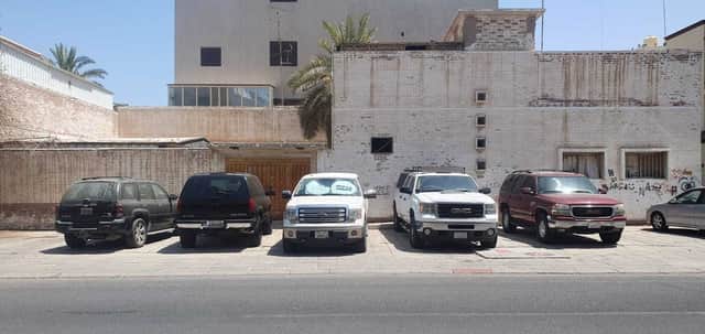 بيت قديم للبيع في القادسية