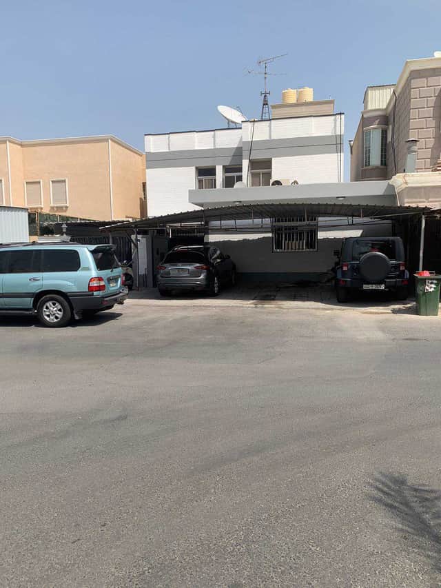 بيت قديم للبيع في صباح السالم