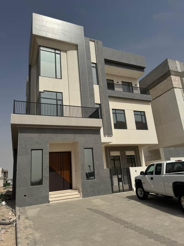 للبيع فيلا فى المطلاع شارع وسكة