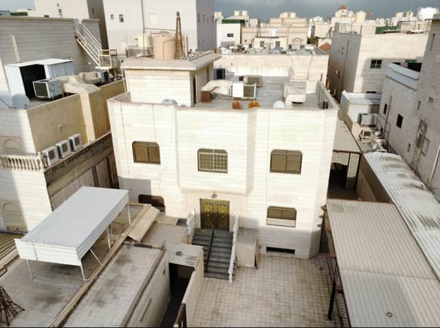 للبيع بيت فى صباح الناصر قطعة 1