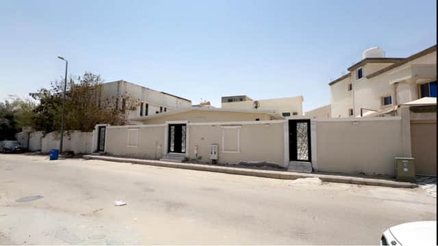 بيت للبيع فى العاصمه مؤجر