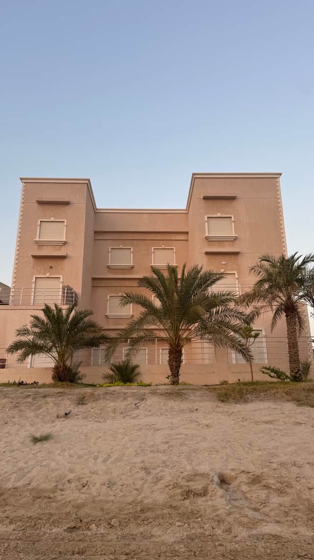 للبيع شالية فى صباح الاحمد البحرية بالمرحله الثالثة