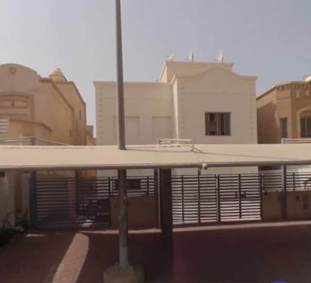 للبيع فيلا فى العقيله قطعه 1