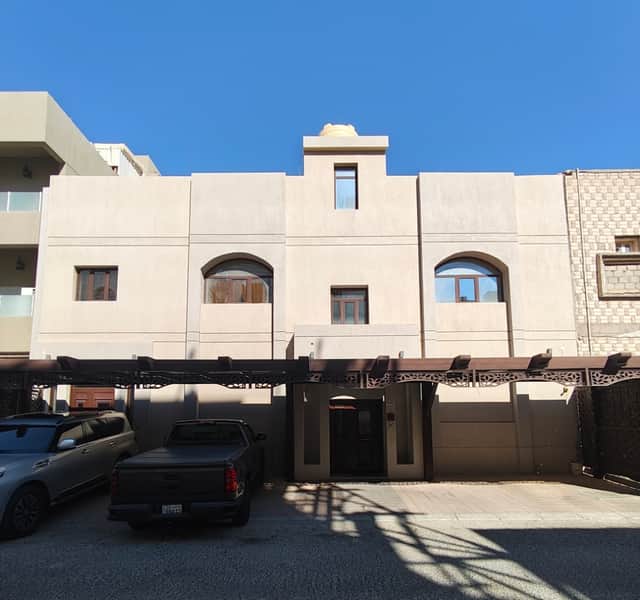 بيت للبيع فى منطقة القادسية