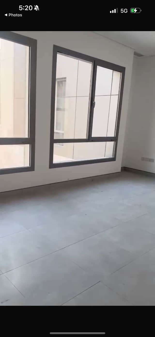 للايجار شقة بميدان حولي تشطيب جديد