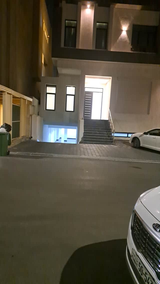 للإيجار شقة فى العمريه قطعة 1