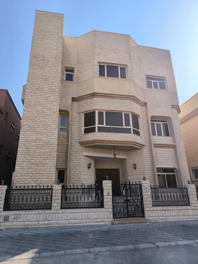 للايجار قسيمة فى مبارك الكبير قطعة 1