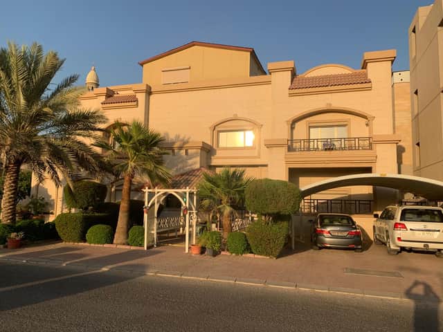 للبيع بيت فى غرب مشرف زاوية شارعين