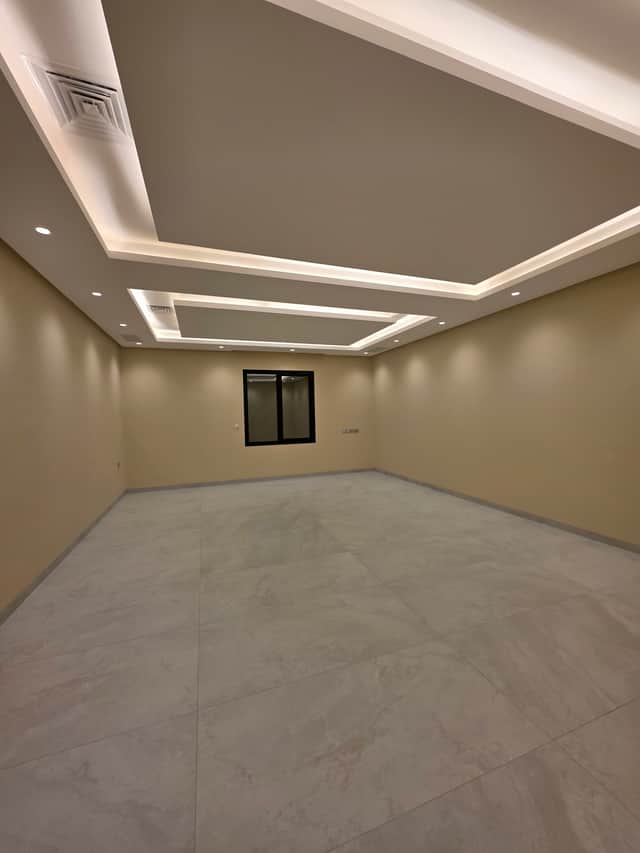 للايجار دور أول فى جنوب خيطان الجديده