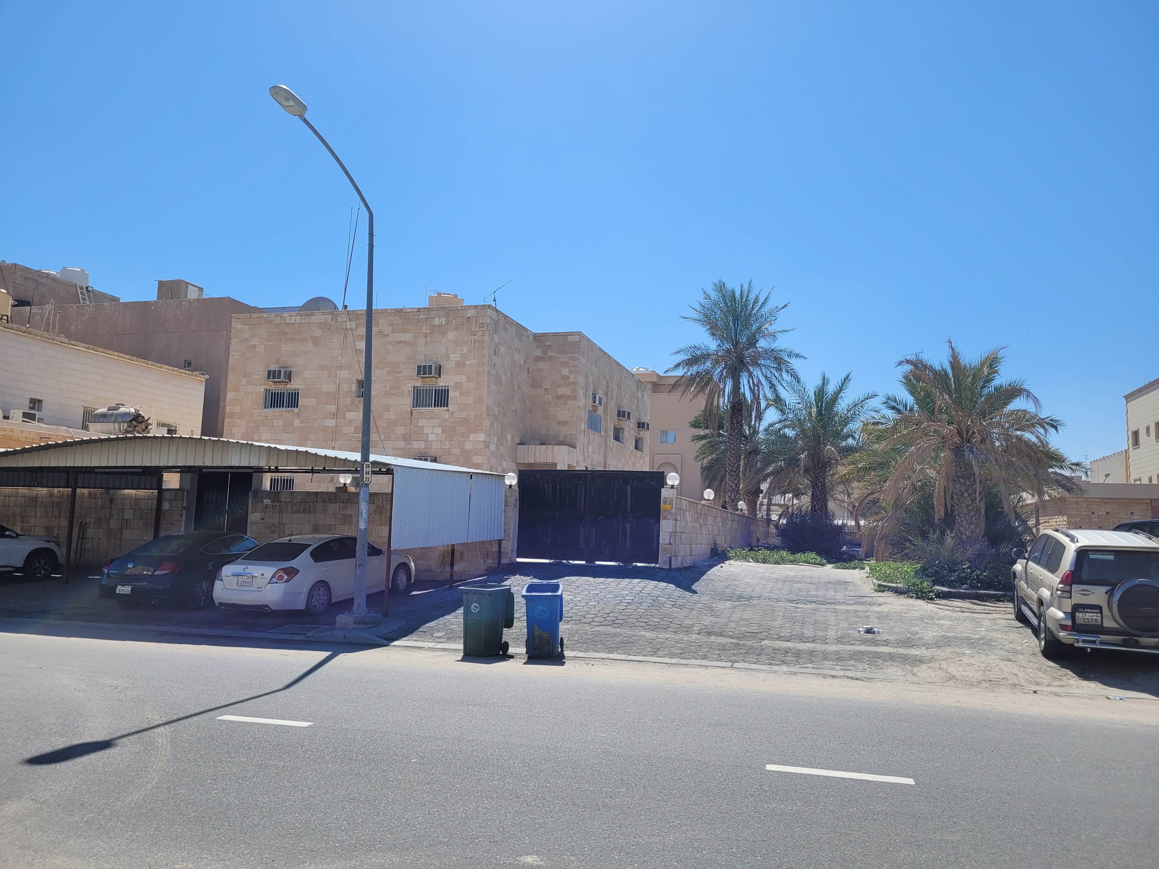 بيت هدام للبيع في الاندلس