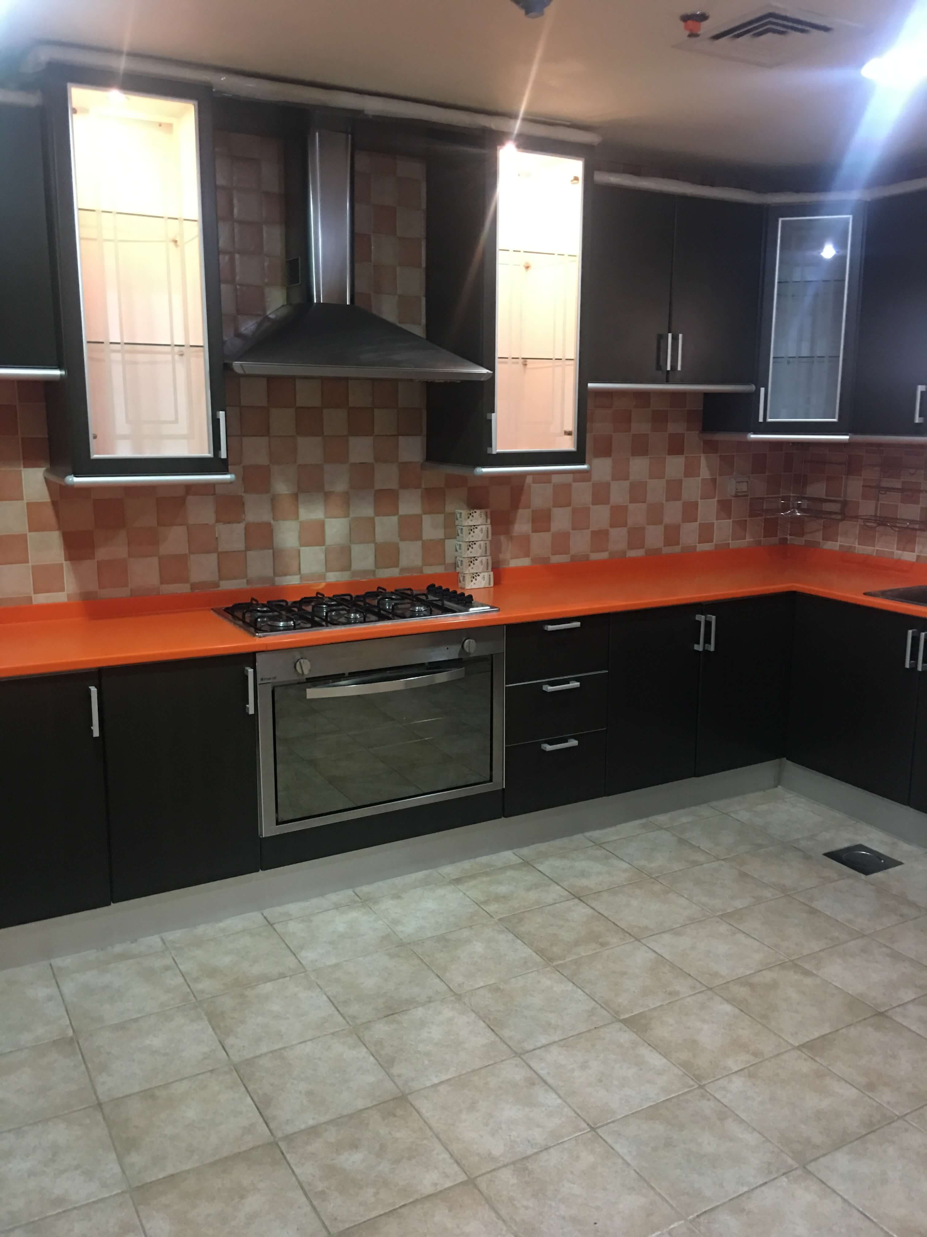 شقة للايجار في الفطاس مطل على بحر