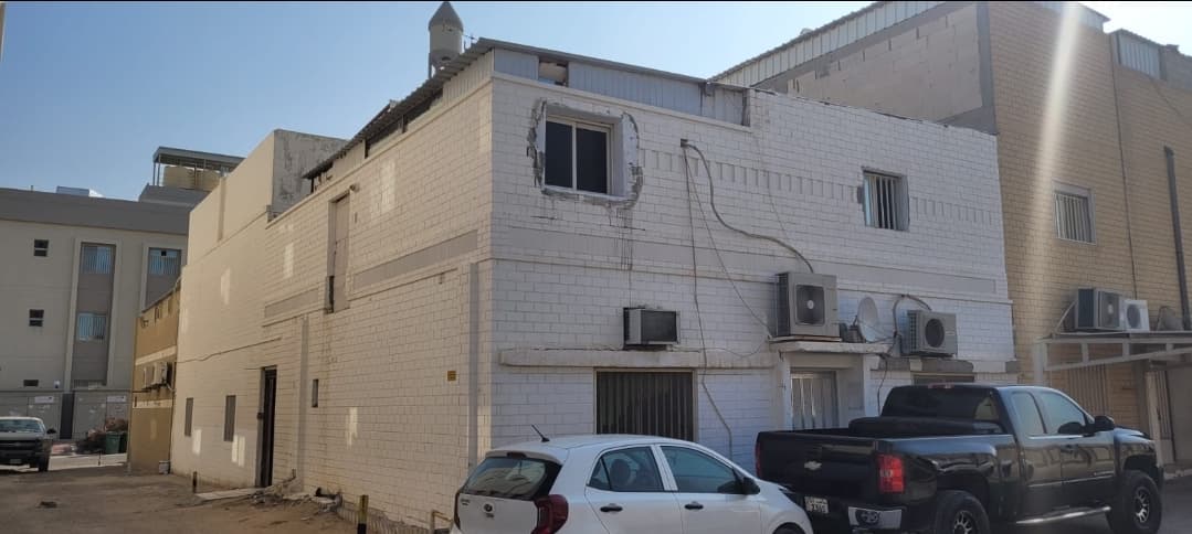 بيت حكومي للبيع في خيطان مقابل مسجد