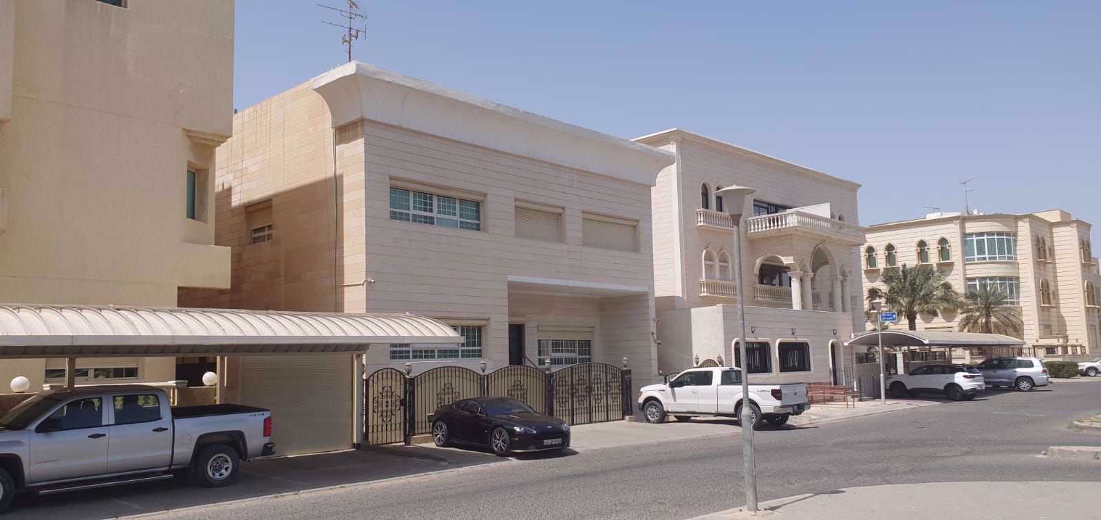 بيت شارع واحد للبيع في اليرموك