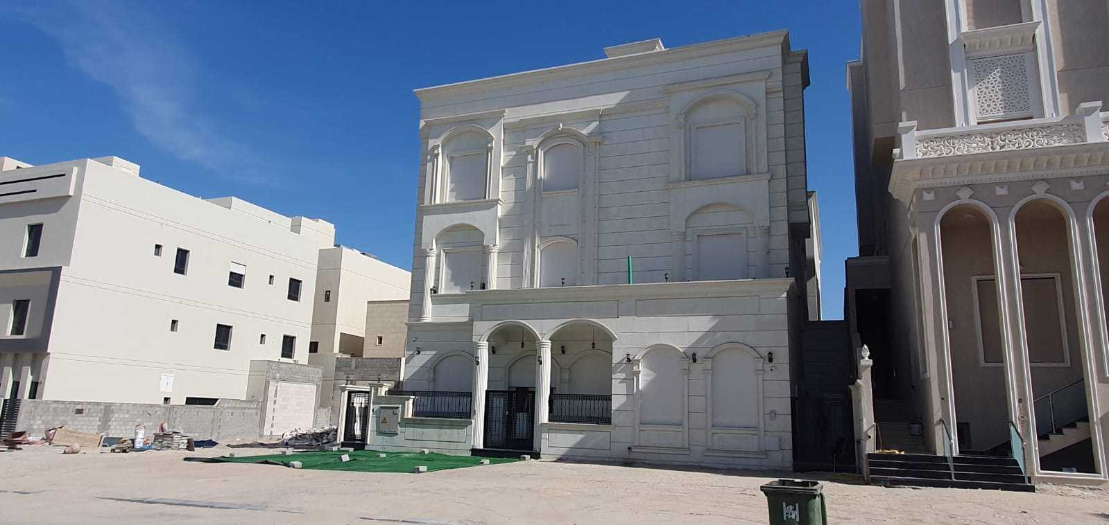 فيلا شارع واحد للبيع في غرب عبدالله المبارك