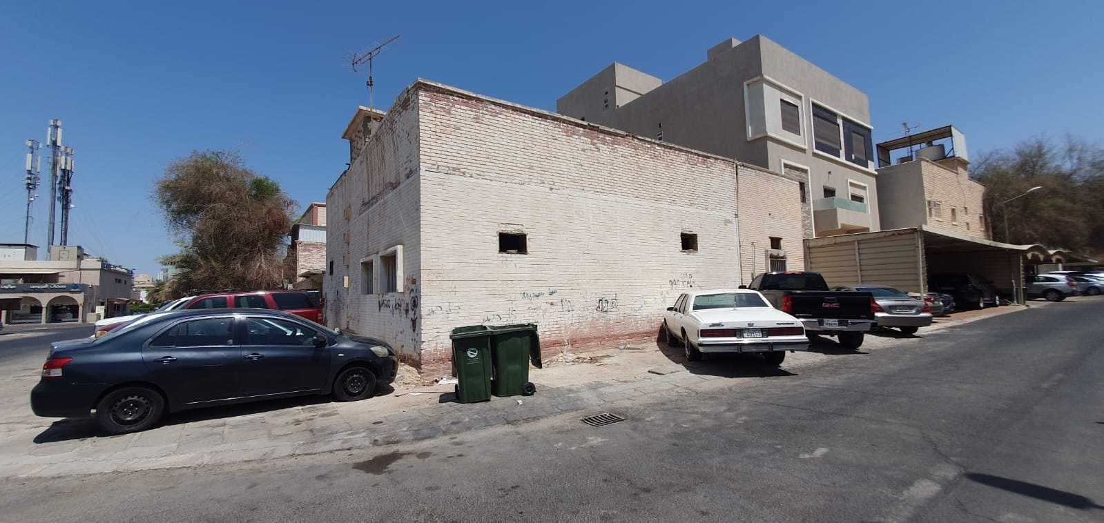 بيت قديم للبيع في القادسية