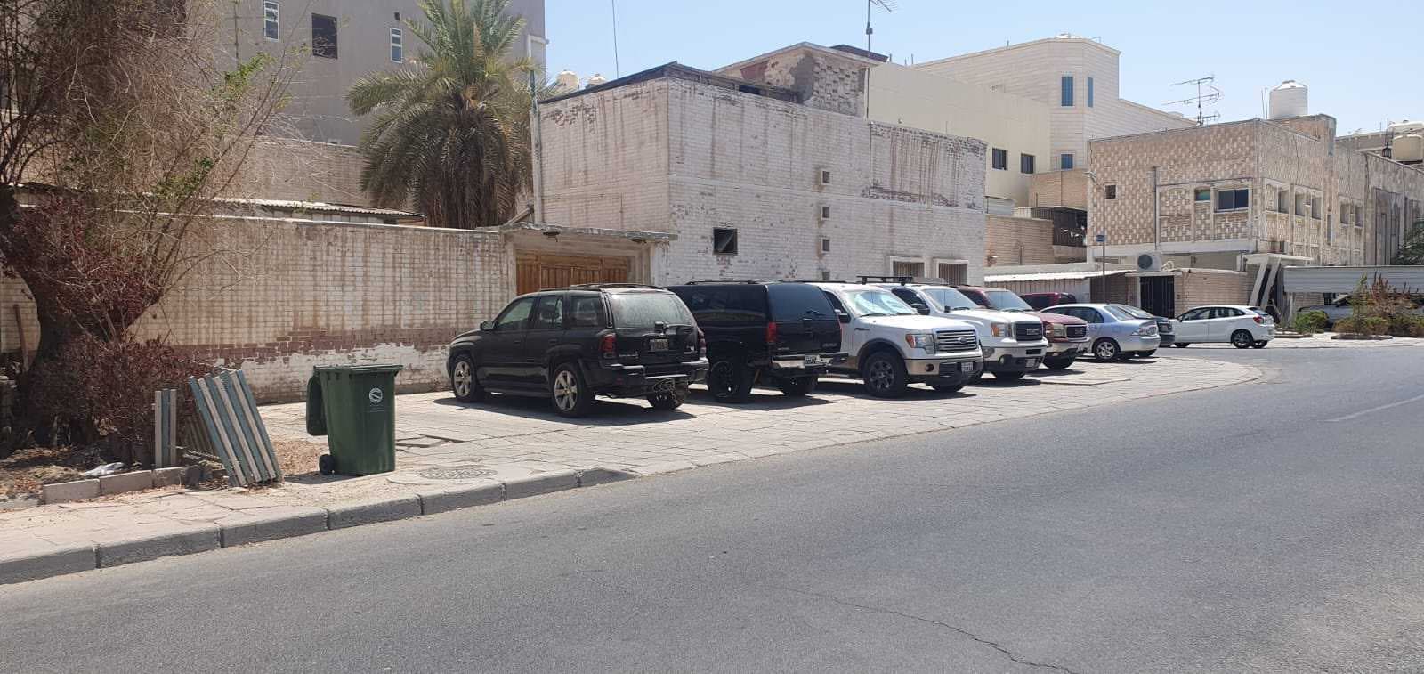 بيت قديم للبيع في القادسية