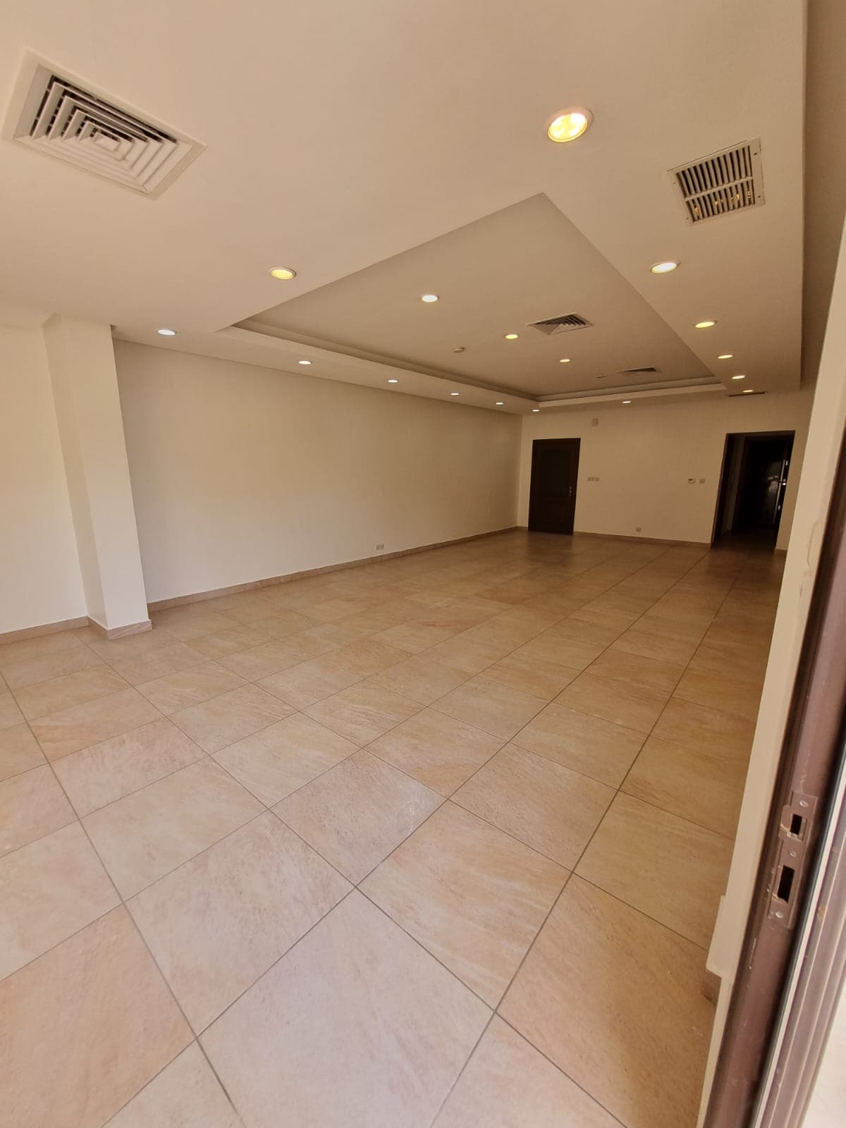 طابق ارضي للايجار في الجابريه
