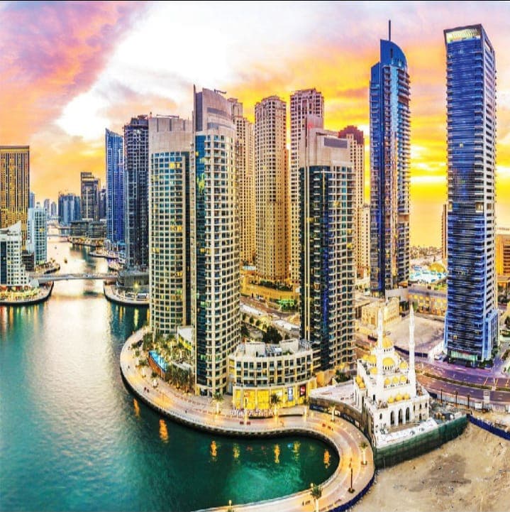 عمارة هدام للبيع في منطقة حولي
