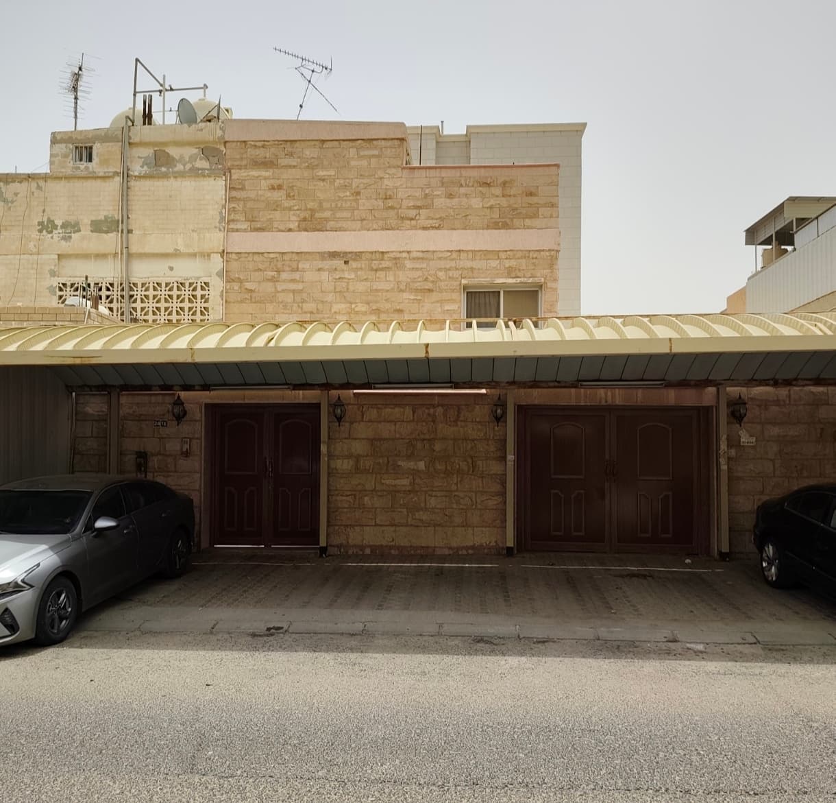 للبيع بيت فى منطقة الدسمه وثيقه حره