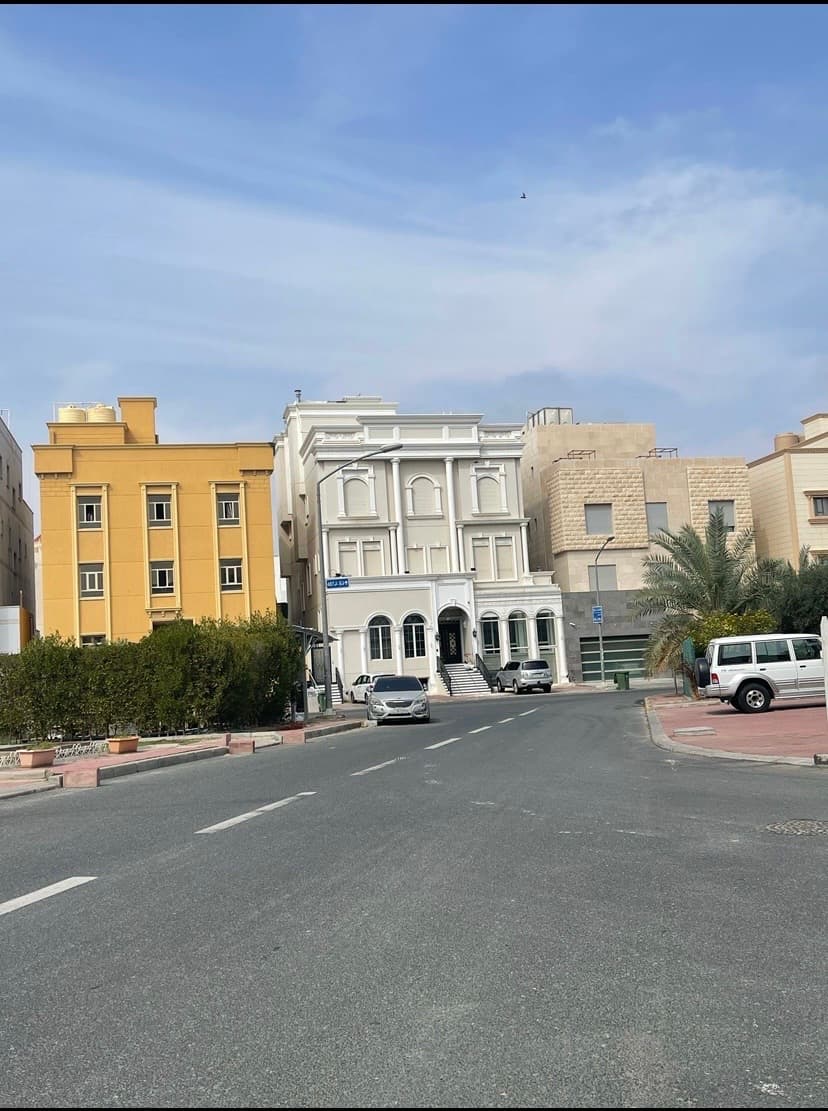 للبيع فيلا فى جابر الاحمد قطعة 5