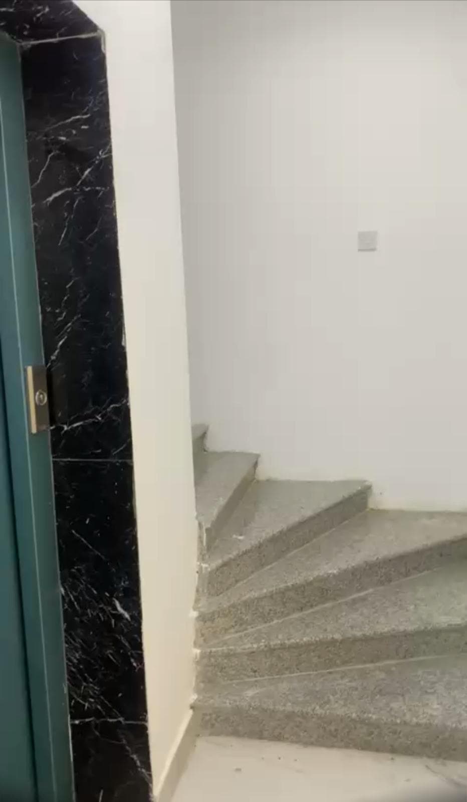 للإيجار دور بالسرداب فى غرناطه