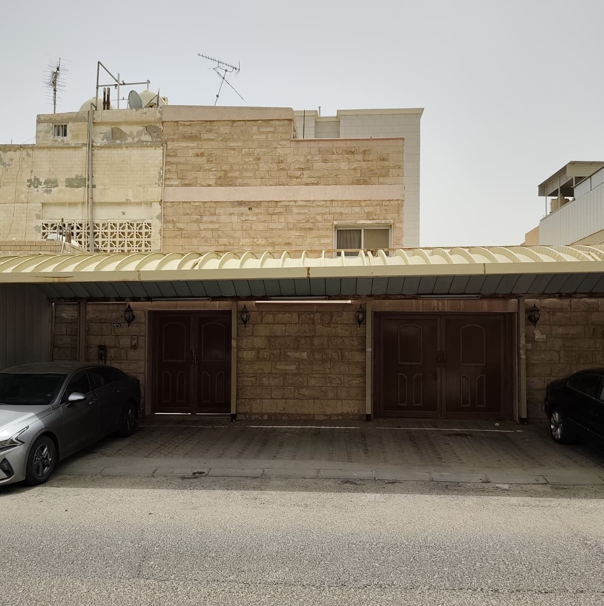 للبيع بيت مؤجر فى الدسمه وثيقه حره