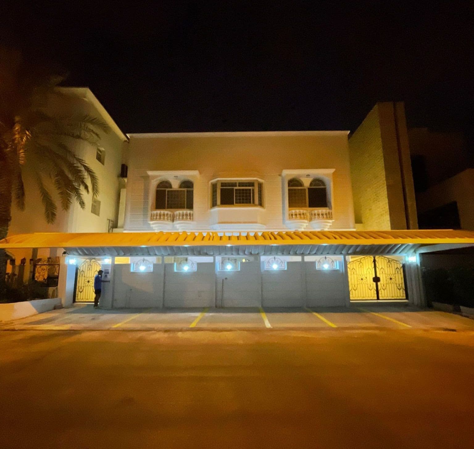 للبيع بيت فى منطقة الجابرية شارع وسكة