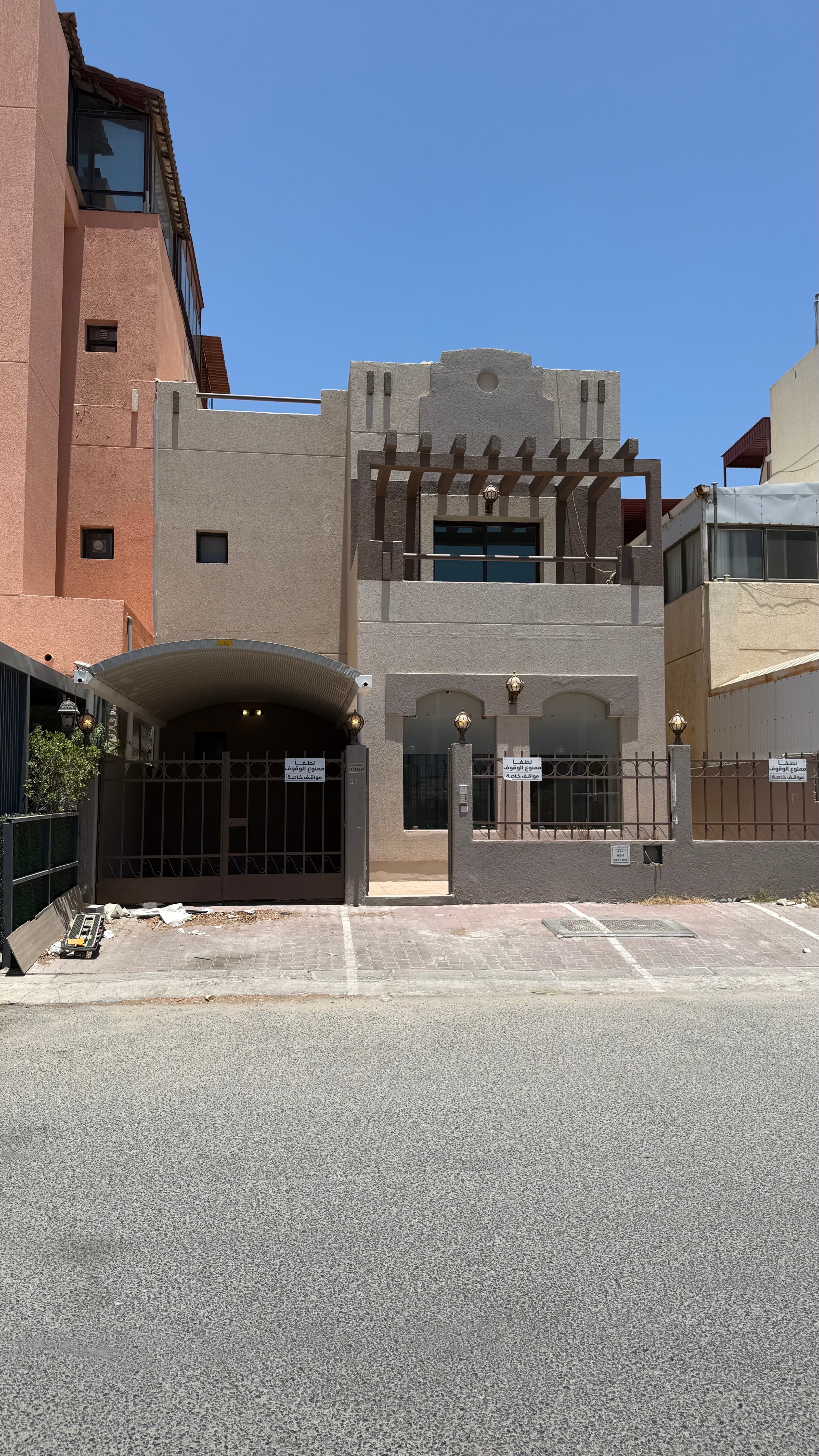 للإيجار فيلا فى ابوحليفه موقع مميز