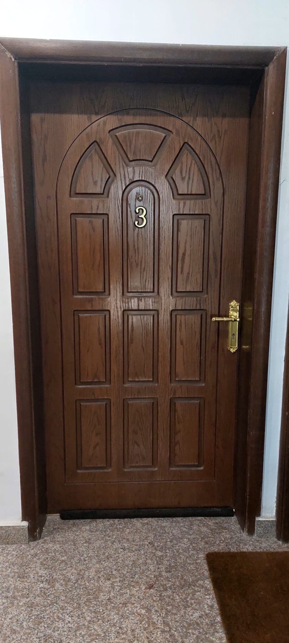 للإيجار شقة فى منطقة بيان قطعة 7