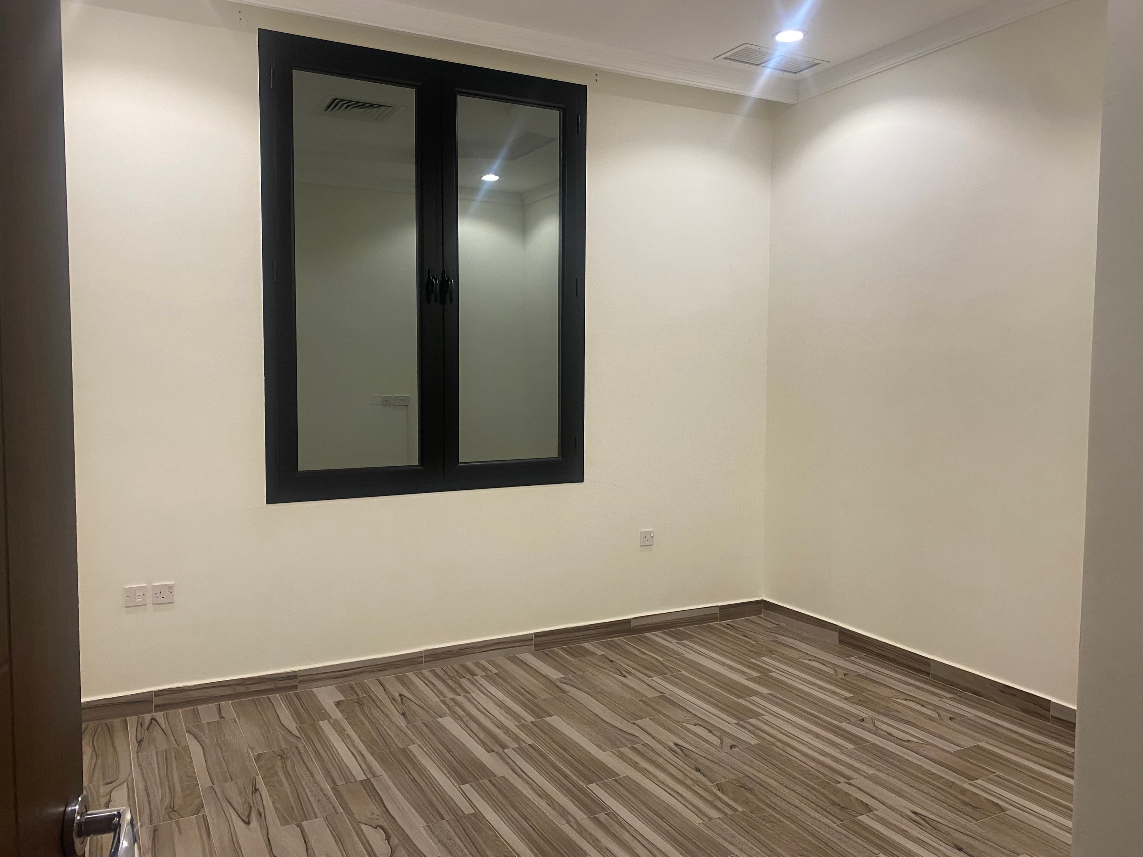 للايجار شقة كبيره فى سلوى
