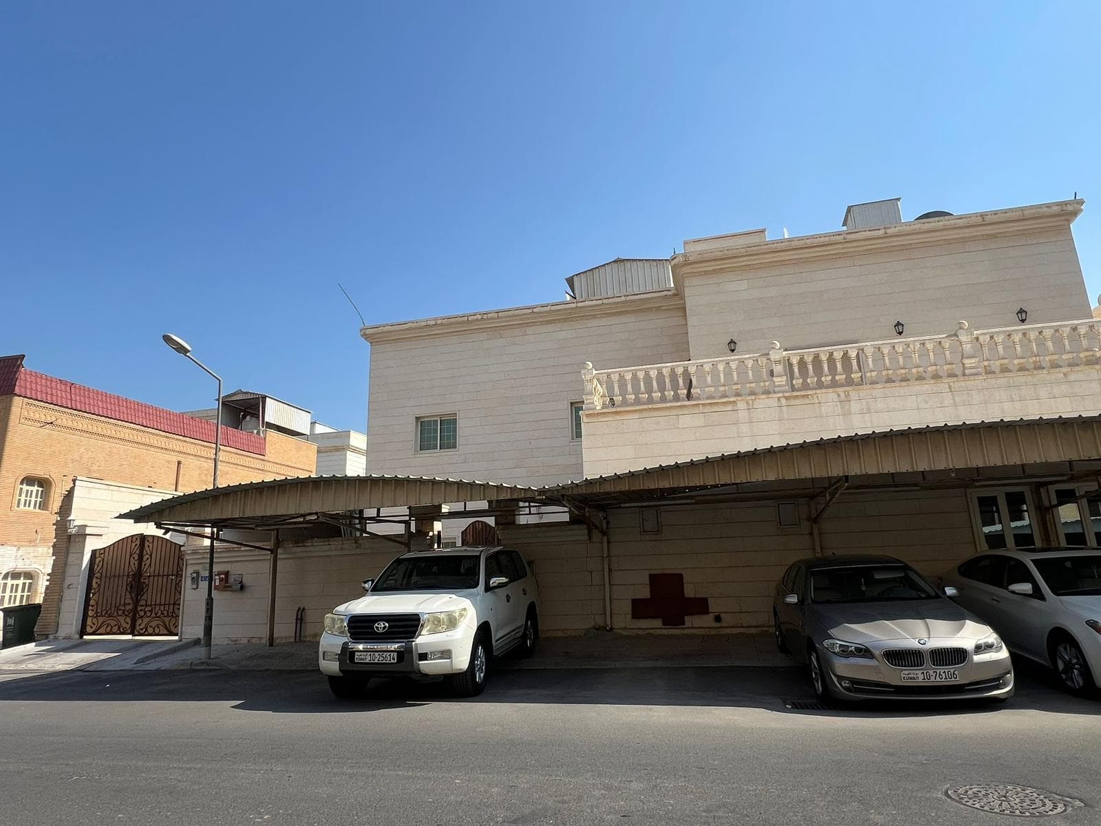 للبيع بيت قديم فى منطقة الرميثية