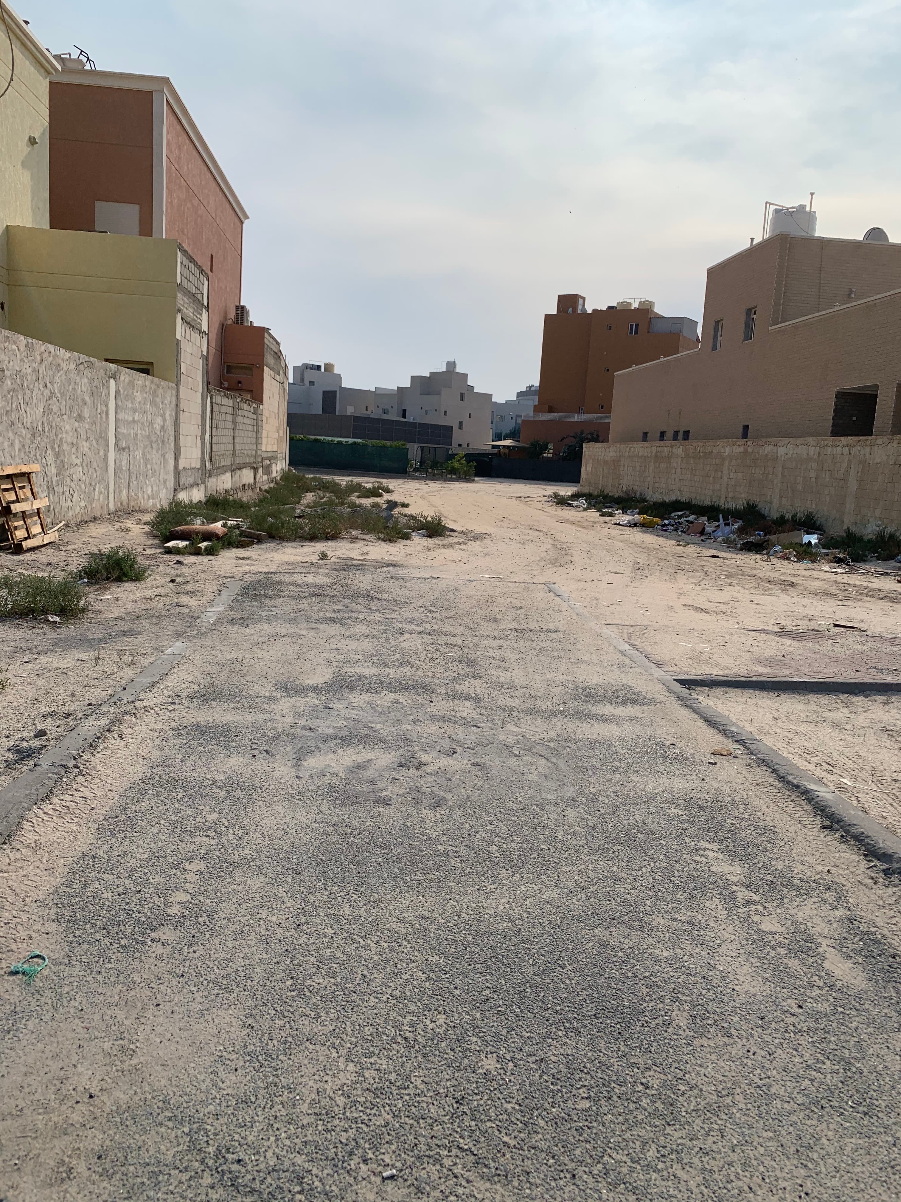 للبيع ارض فى صباح الاحمد البحرية