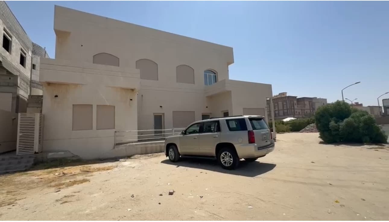 فيلا للبيع فى صباح الاحمد السكنية