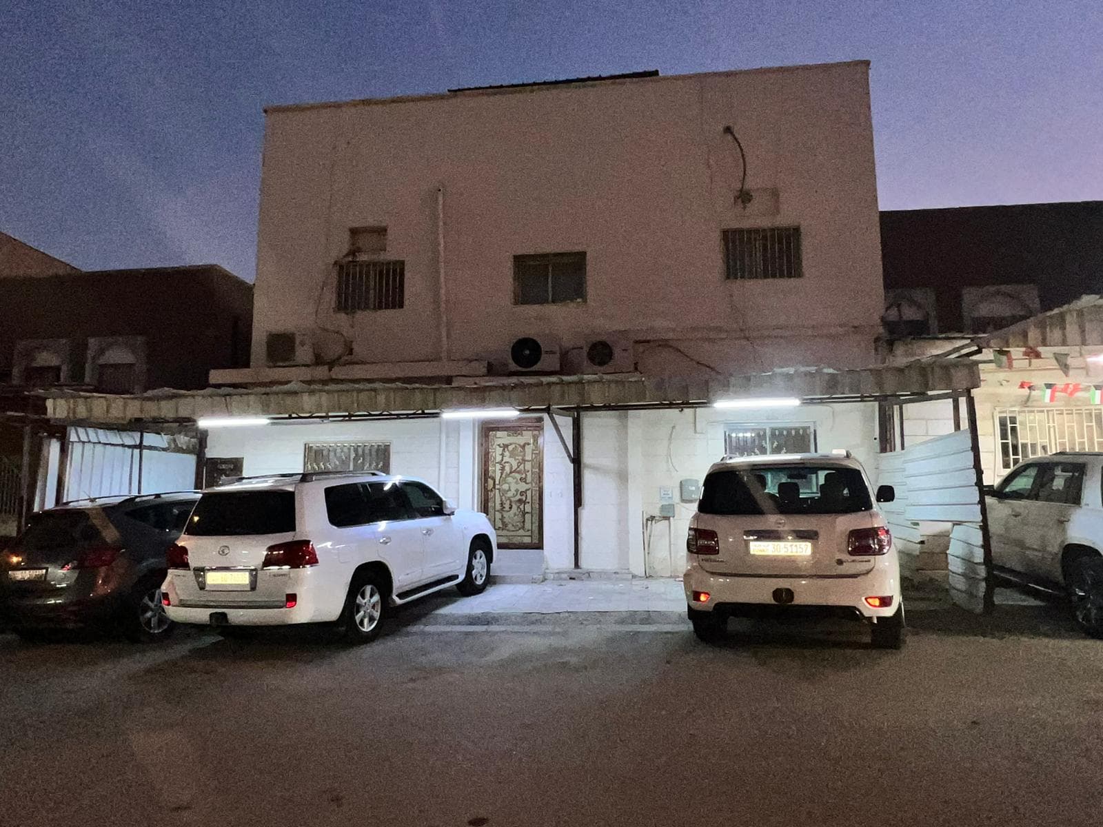 للبيع بيت فى منطقة الواحه