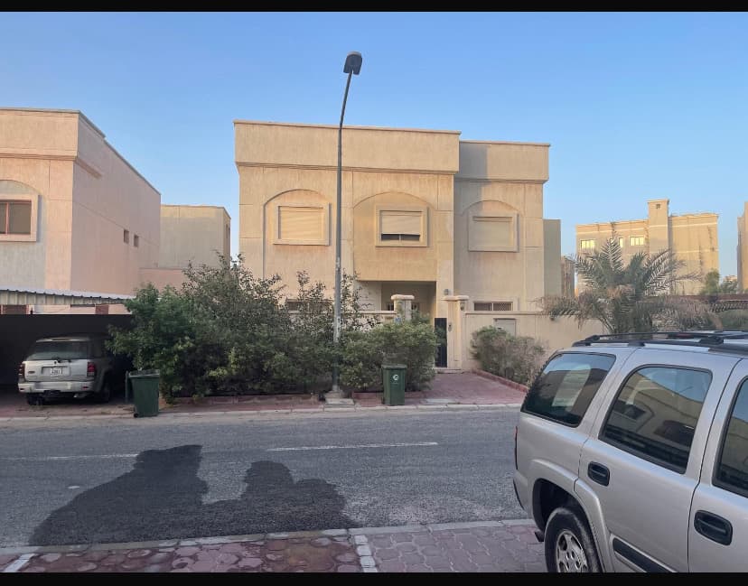 للبيع بيت حكومي فى جابر الاحمد سكن المالك