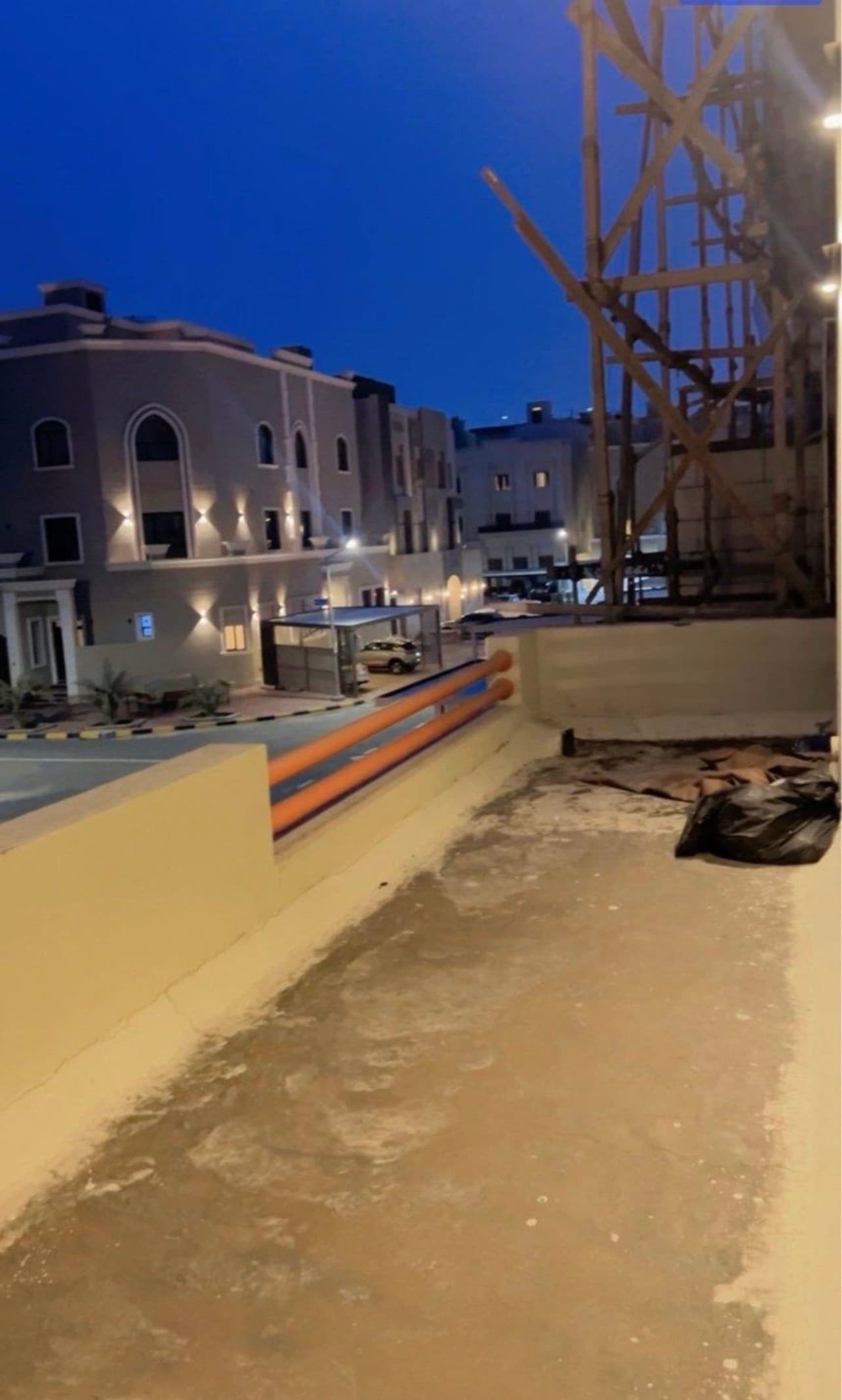 شقة للايجار بمنطقة غرب عبدالله المبارك
