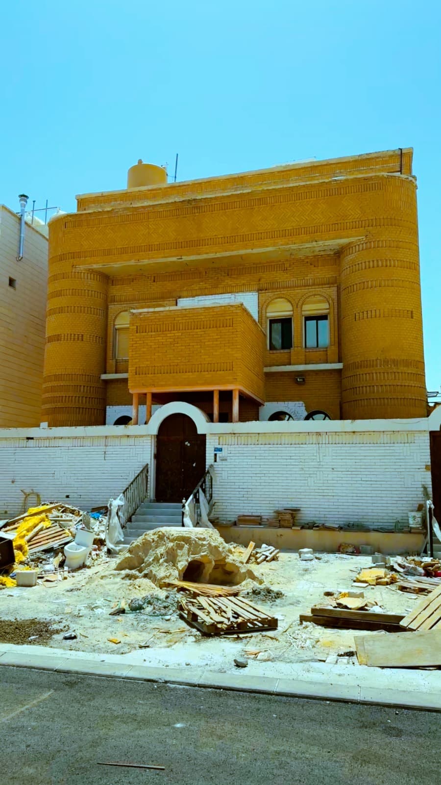 بيت للبيع بمبارك الكبير قطعة 3