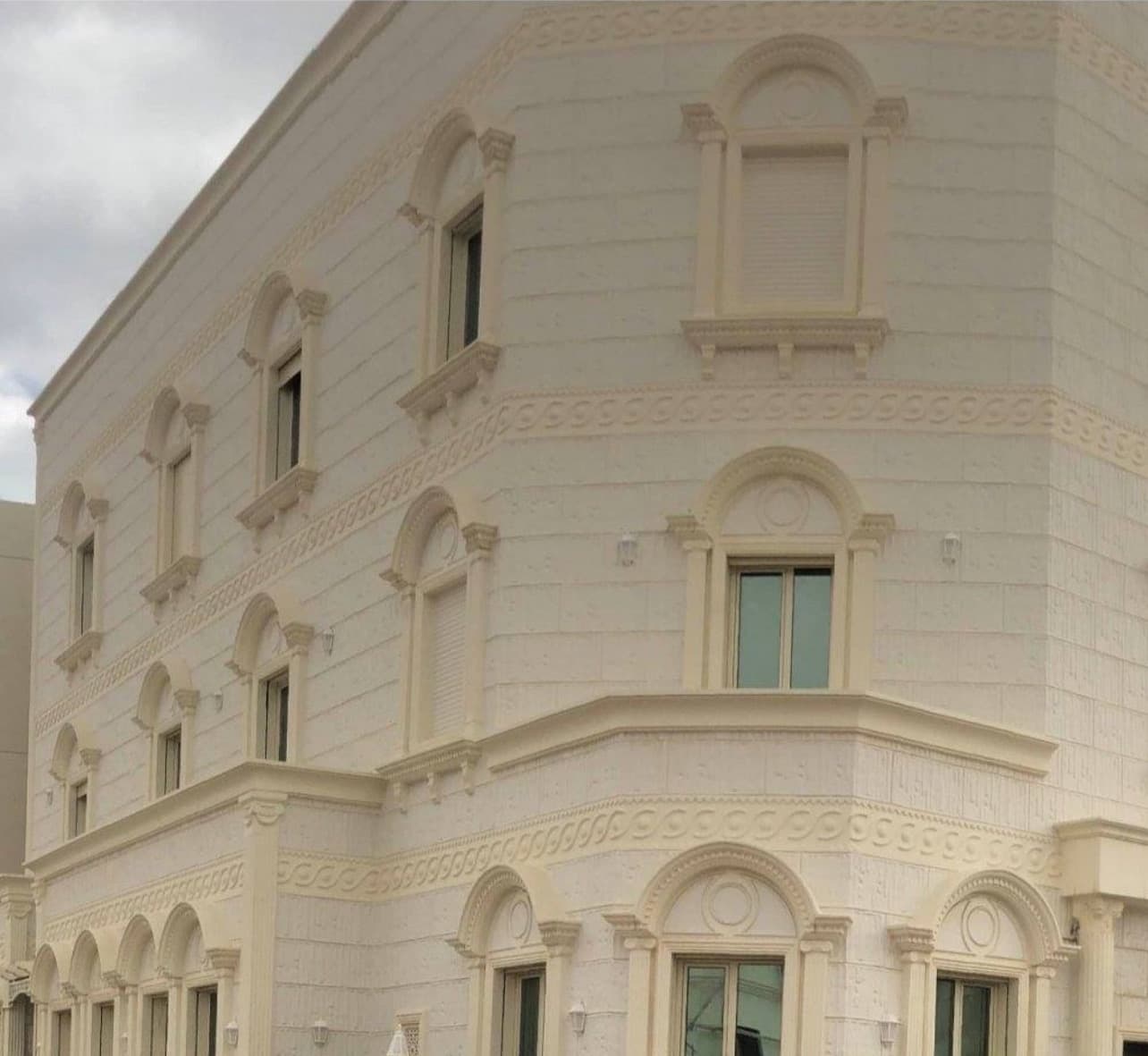 للايجار دورين فى جابر الاحمد قطعة 7
