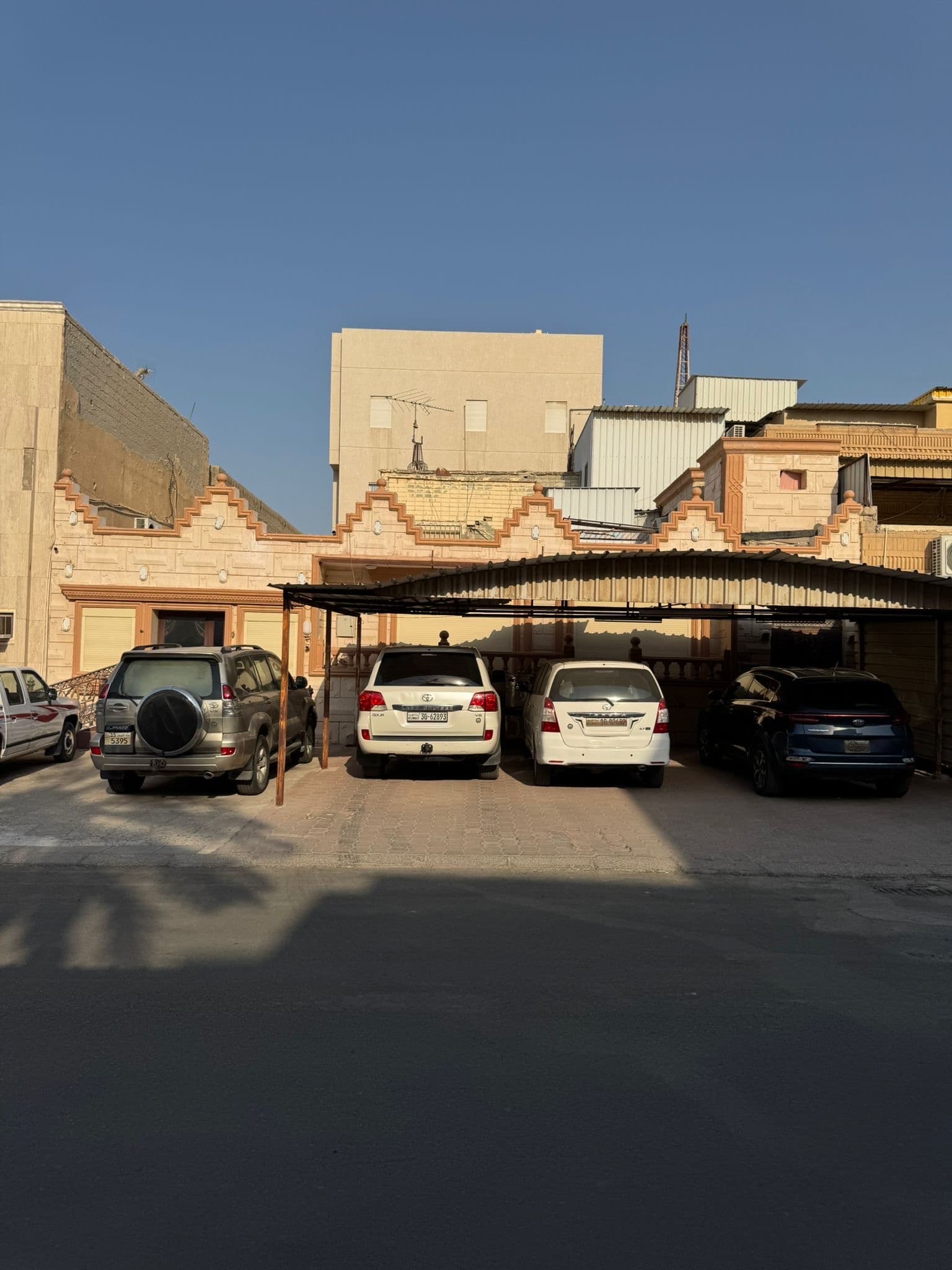 للبيع بيت فى منطقة الصباحيه سكن المالك