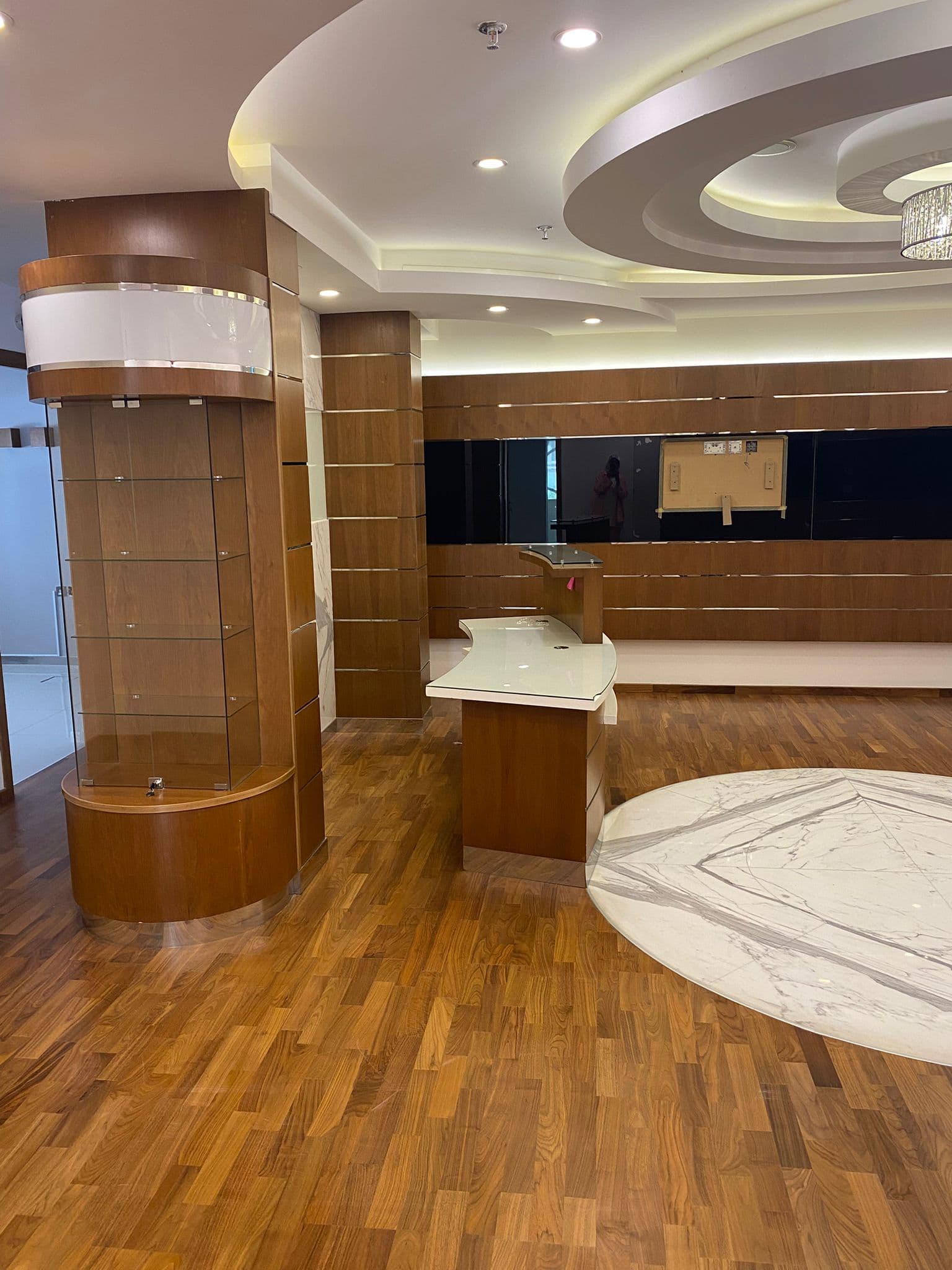 مبنى للإيجار بالشعب البحرى دورين ونصف