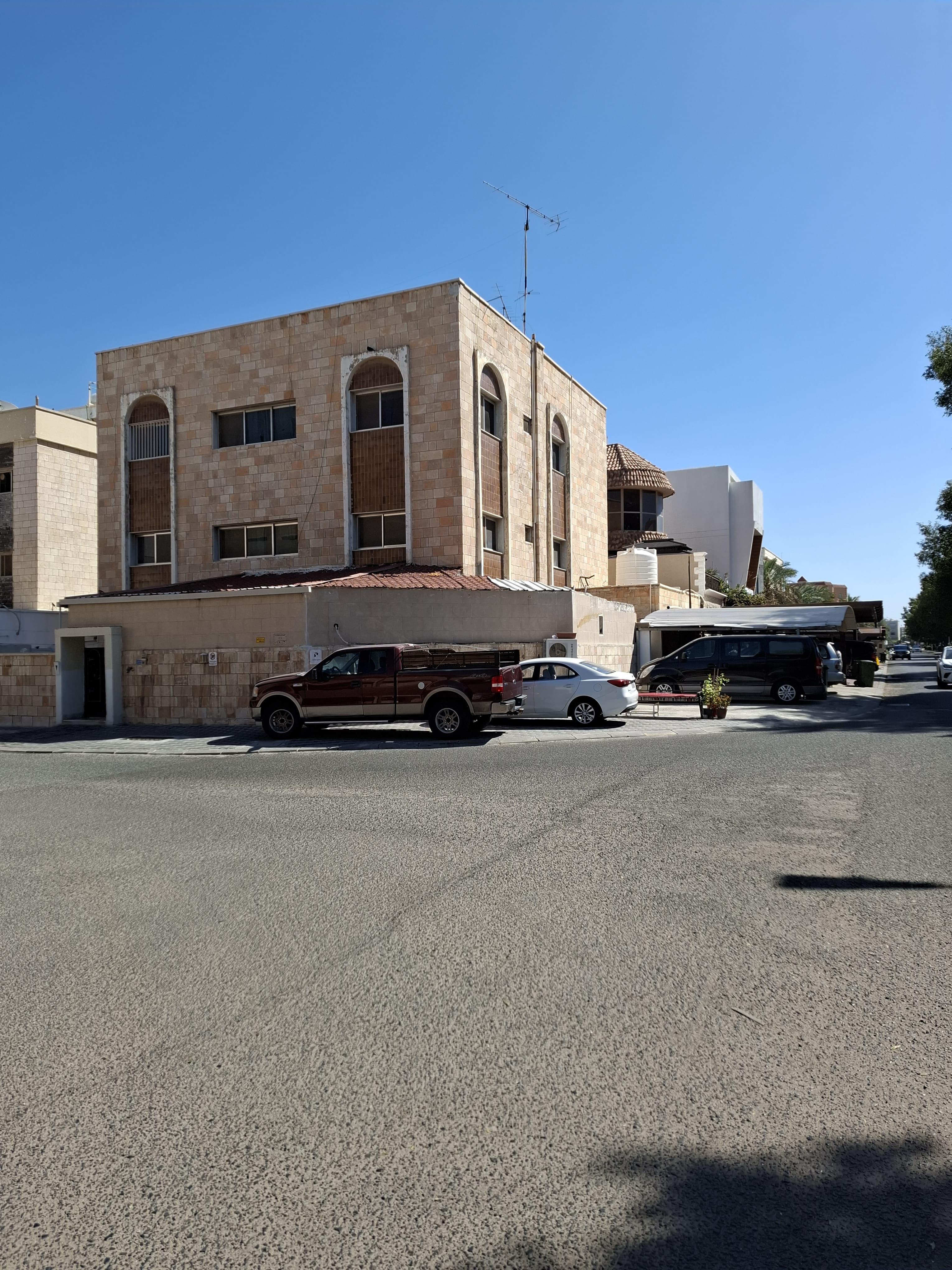 بيت للبيع فى الجابرية ثلاث أدوار