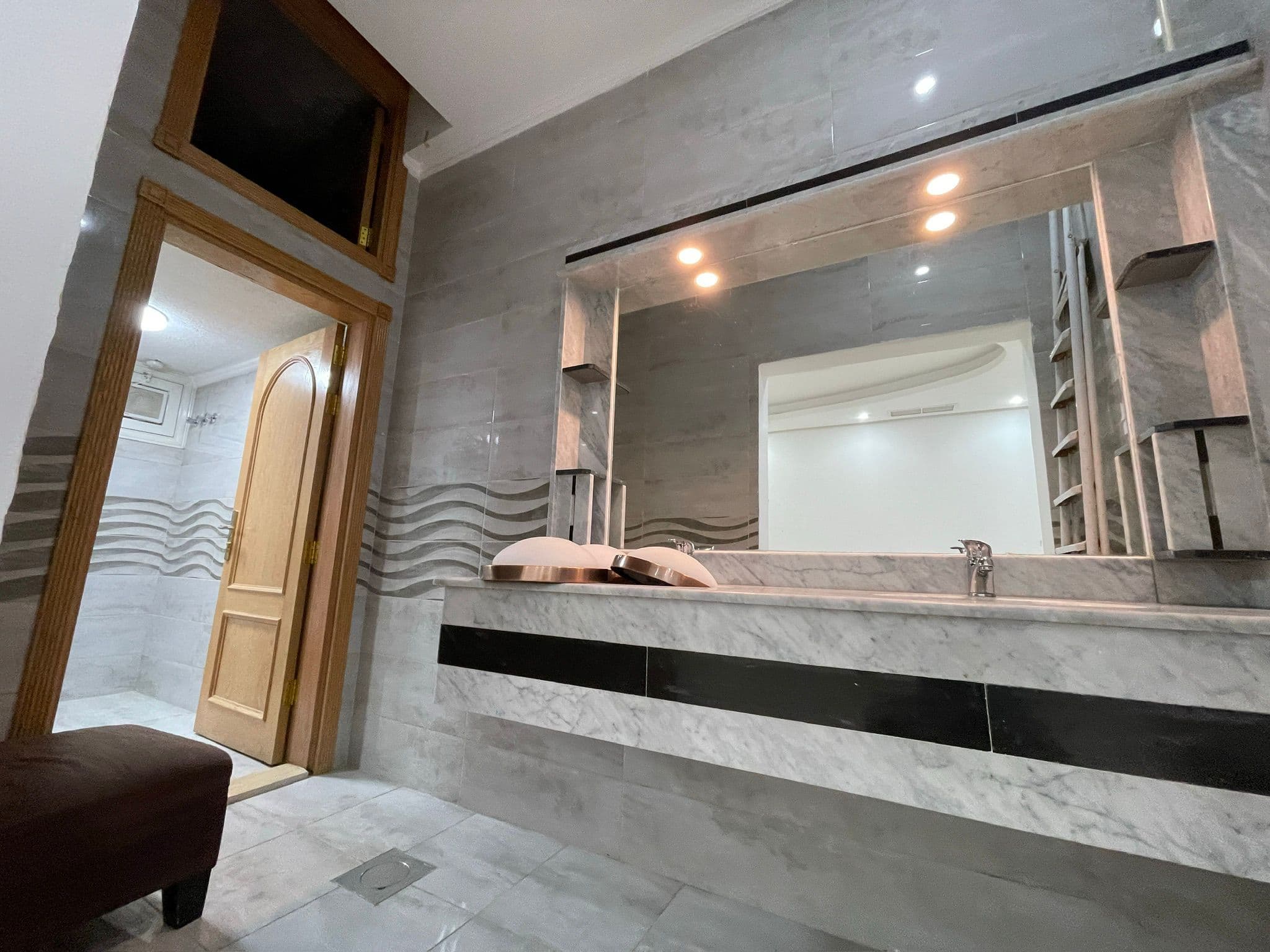 شقة للإيجار فى العديلية