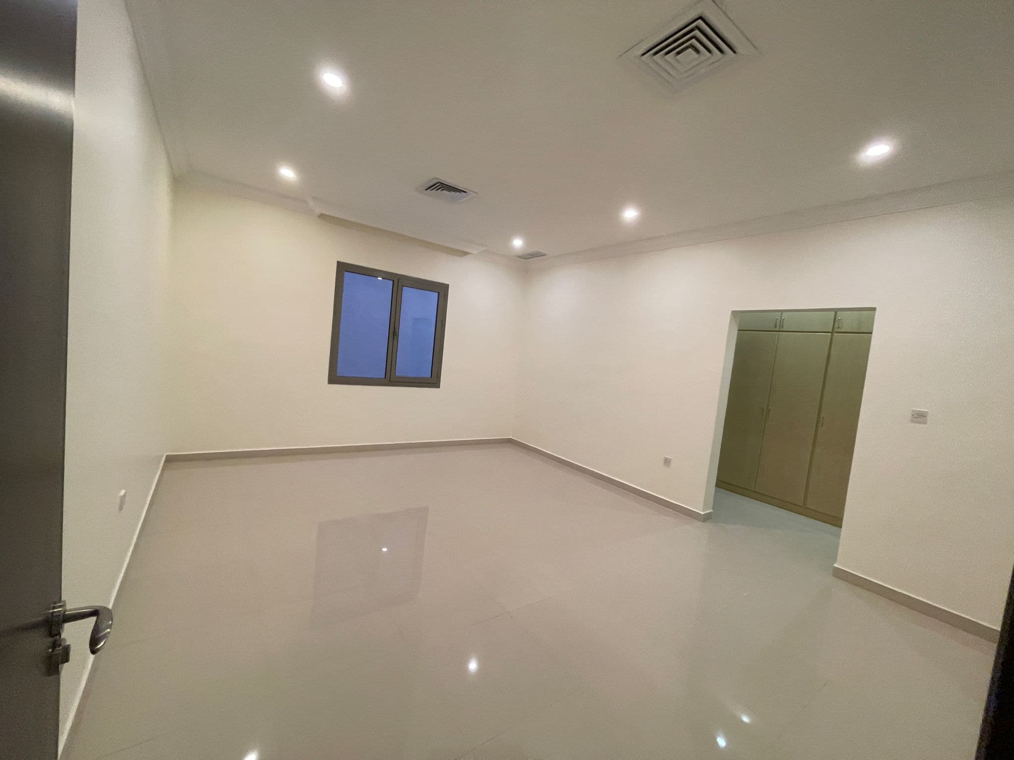 دور أول للإيجار فى الجابرية سكن المالك