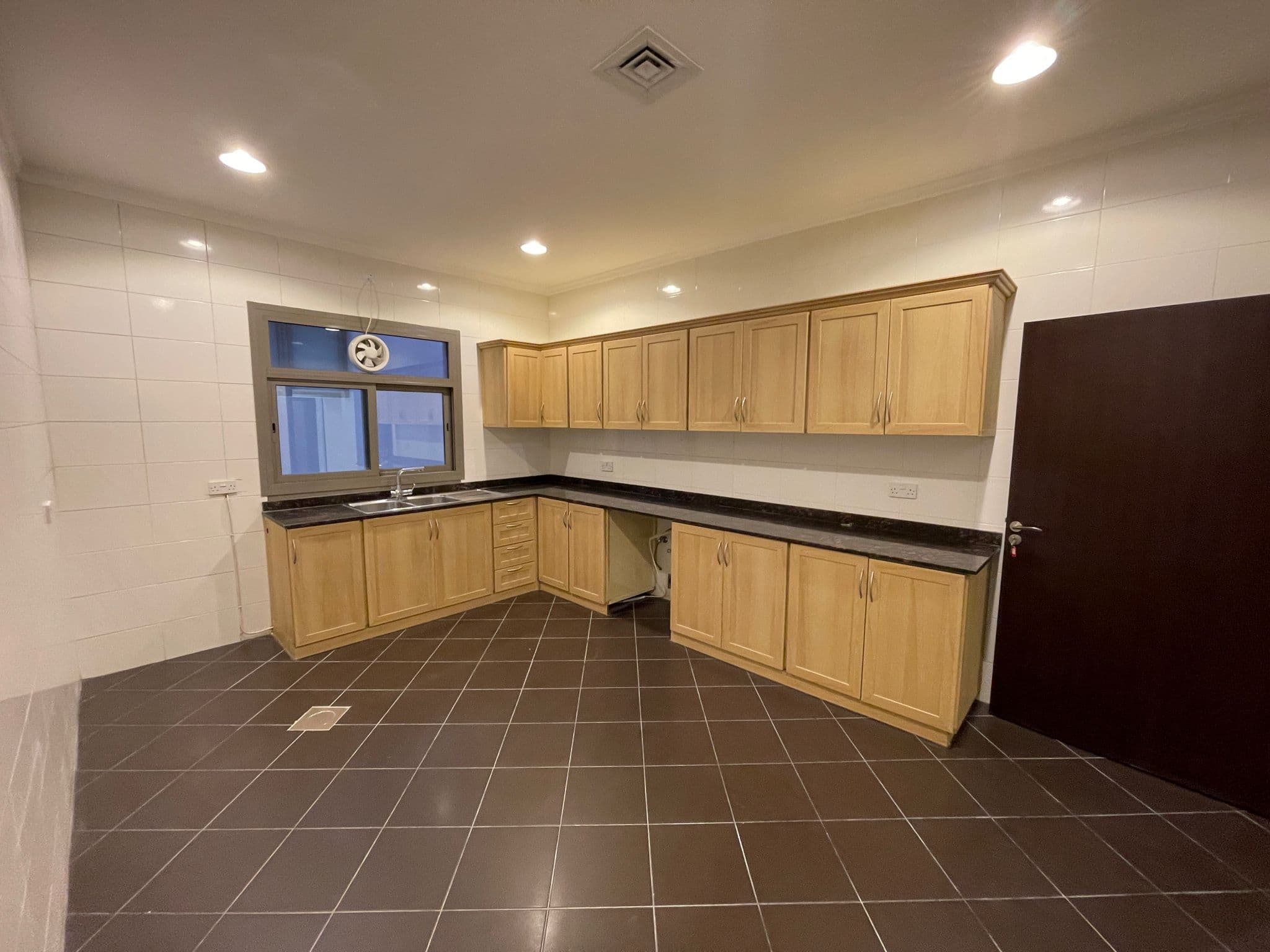 دور أول للإيجار فى الجابرية سكن المالك