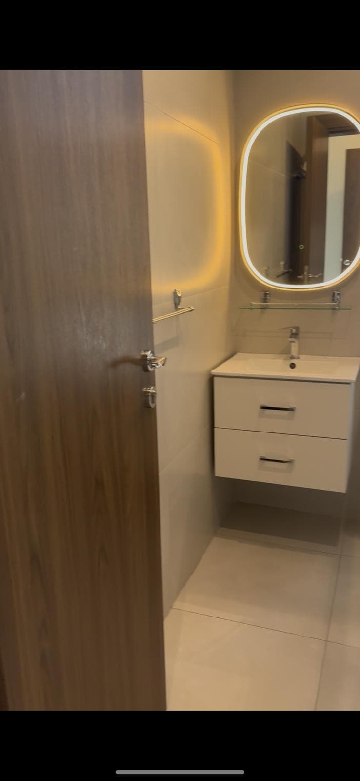 للايجار شقة فى الشعب البحري