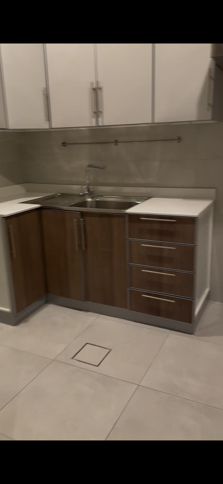 للايجار شقة فى الشعب البحري