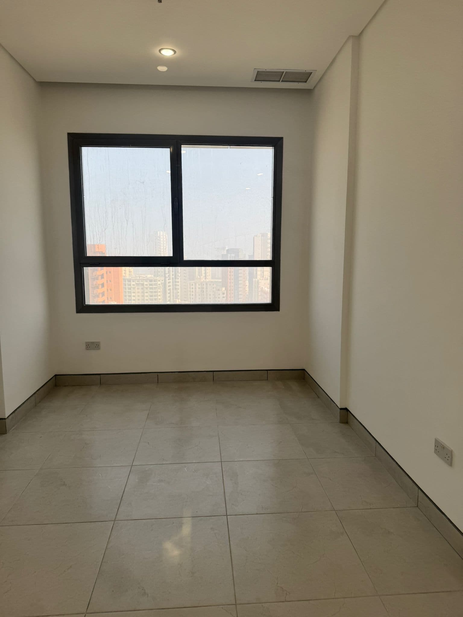 للايجار شقه دوبلكس بميدان حولي