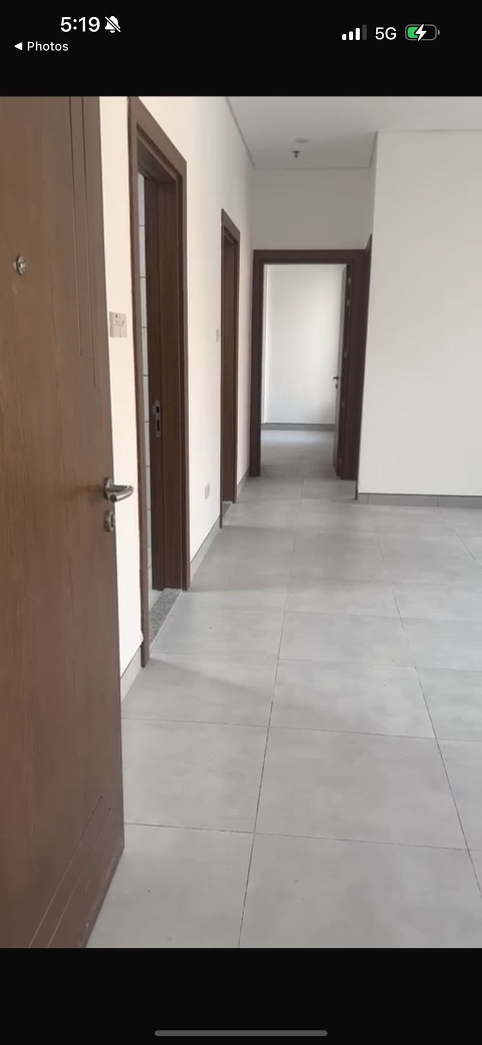 للايجار شقة بميدان حولي تشطيب جديد